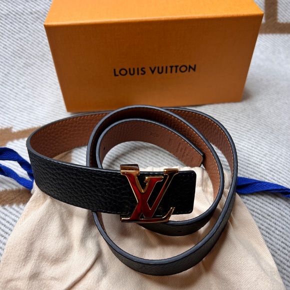 MINT Louis Vuitton LV Initial 30 mm 1.2” Reversible Women Belt Size 80 - Picture 3 of 12